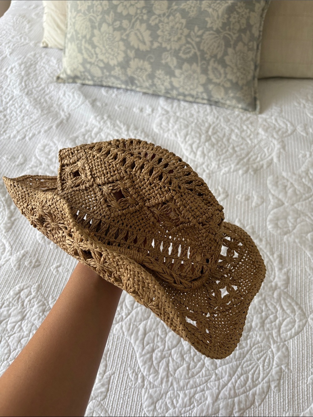 Braided Straw cowboy Hat in Brown - Lightweight Women's Beach Hat